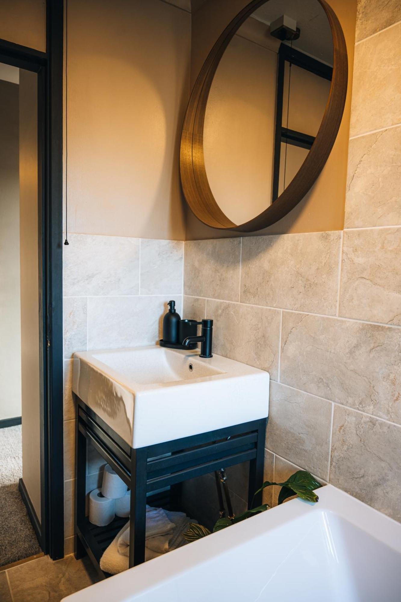 The Hideaway - Stratford Upon Avon - Central - Free Offstreet Parking - 2 Bedroom Luxury Apartment Экстерьер фото